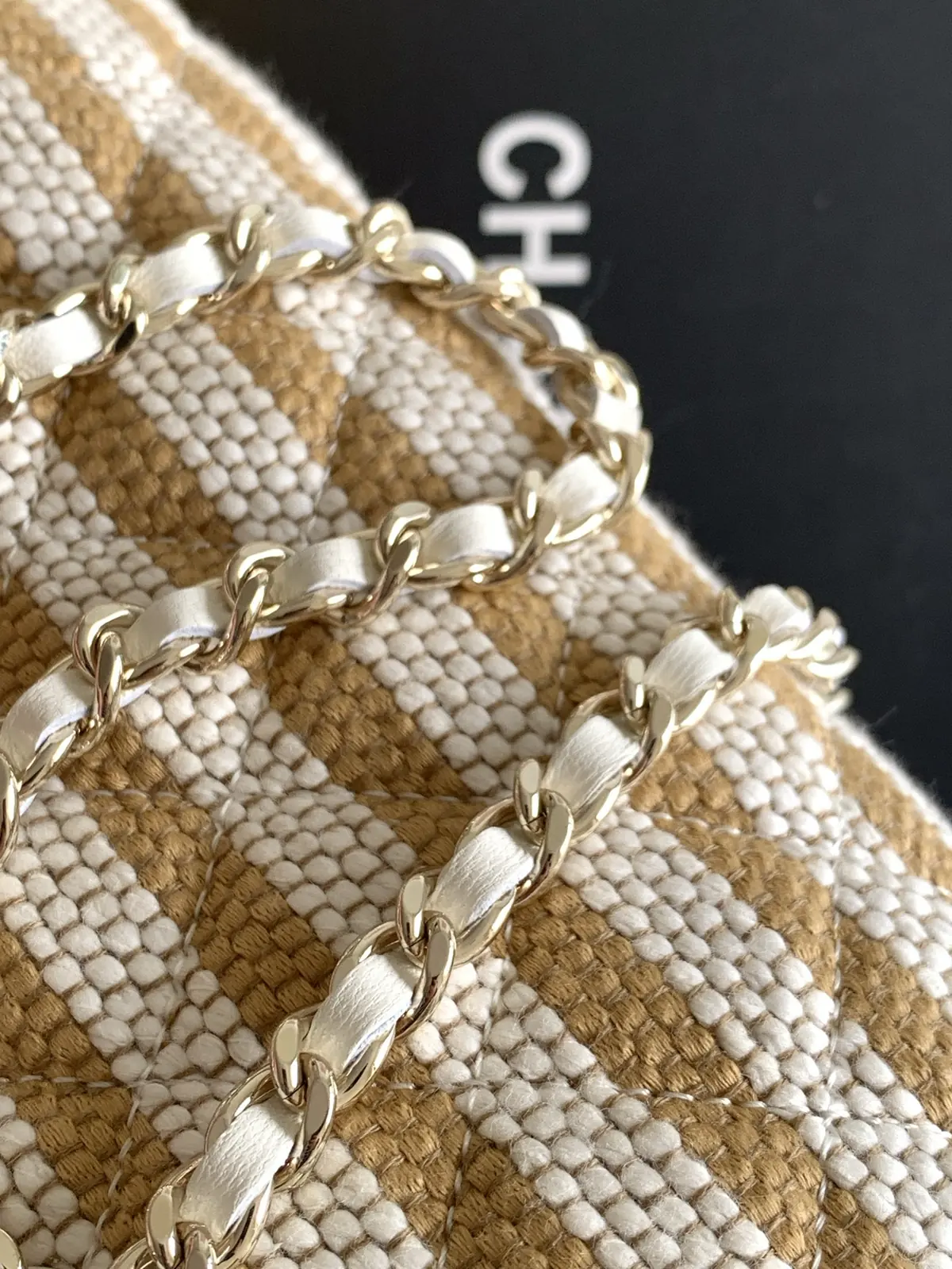 Chanel Style White Crossbody Bag Bags Crossbody Bag detail image 6 from source 765803