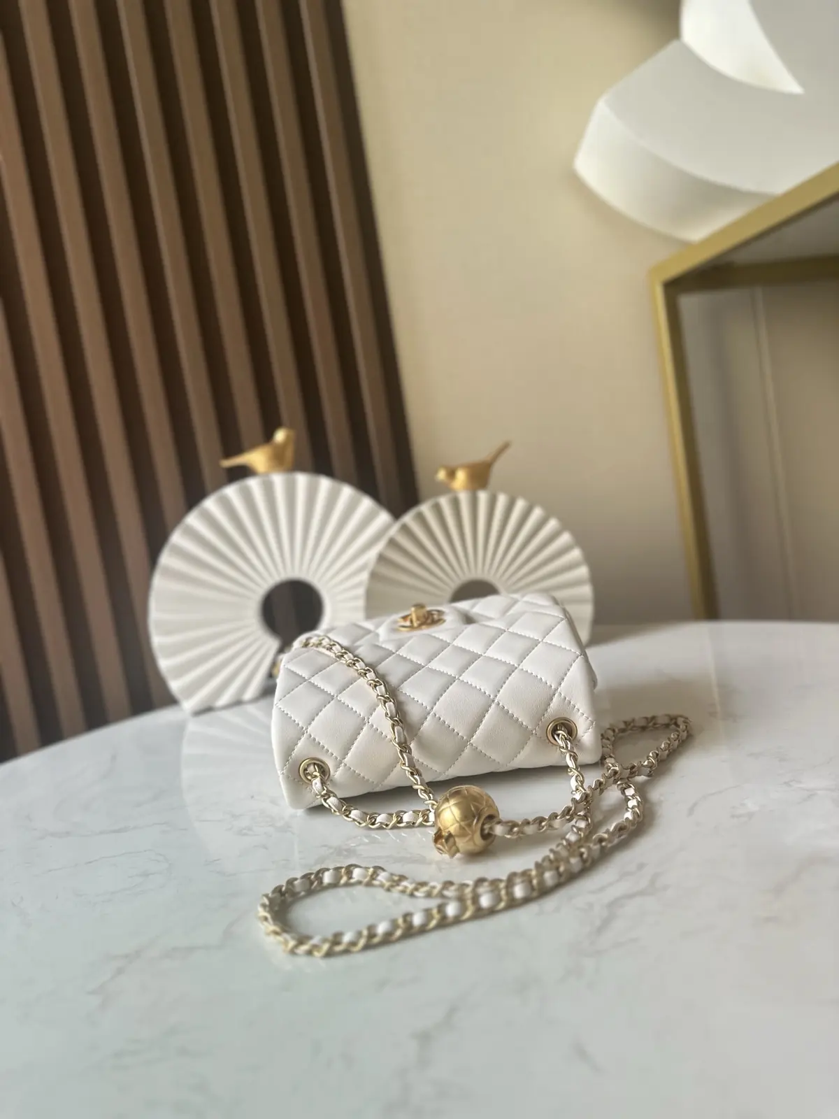 Chanel Style White Crossbody Bag Lookbook Reference image 3