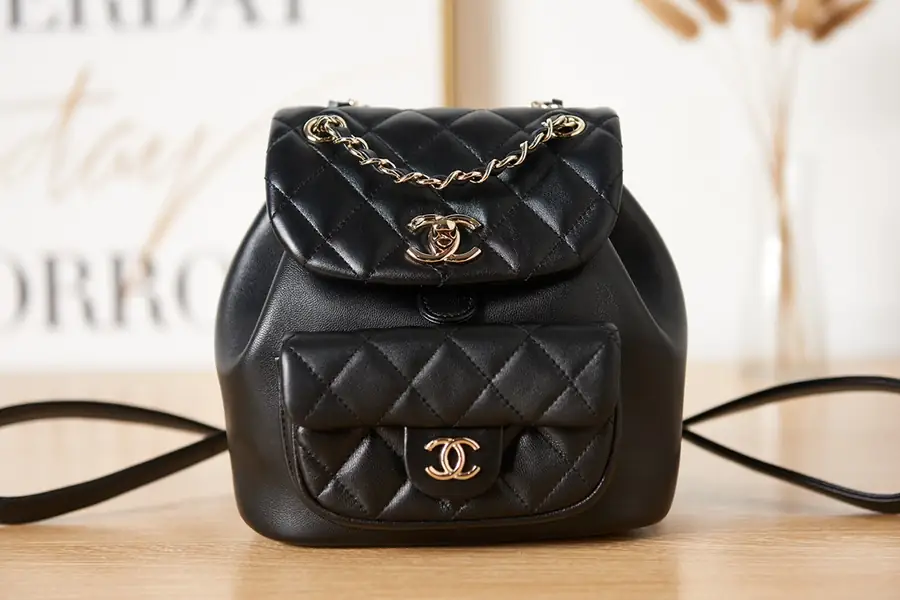 Chanel Style White Leather Card Holder Bags Card Holder detail image 2 from source 764333