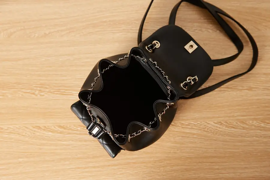 Chanel Style White Leather Card Holder Bags Card Holder detail image 7 from source 764333