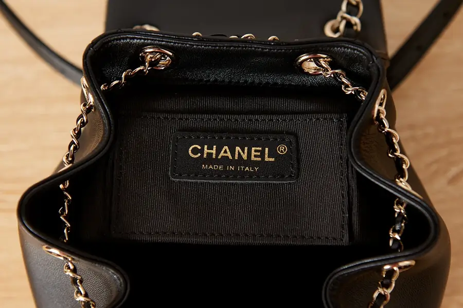 Chanel Style White Leather Card Holder Bags Card Holder detail image 8 from source 764333