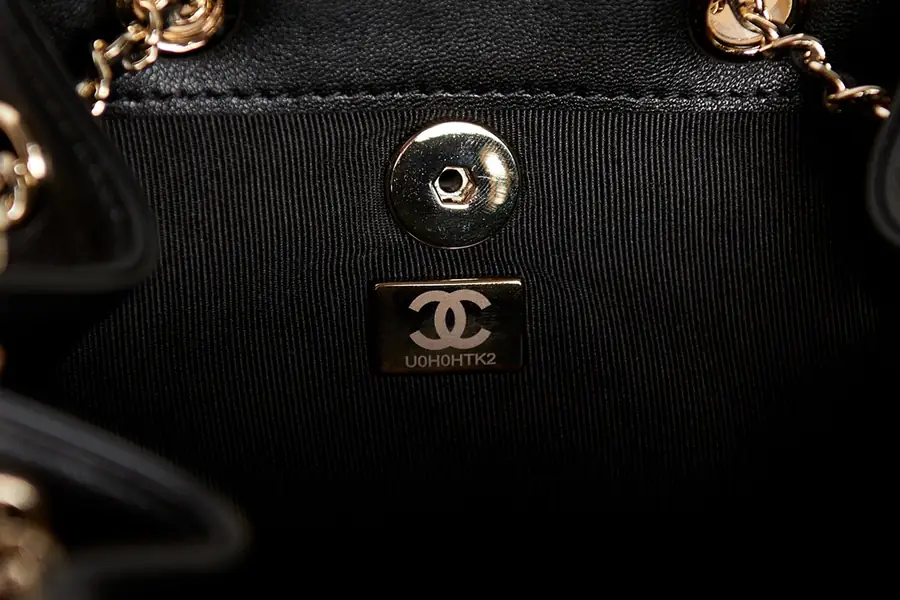 Chanel Style White Leather Card Holder Bags Card Holder detail image 9 from source 764333