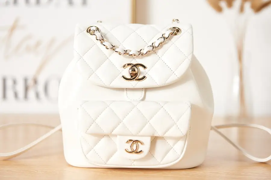 Chanel Style White Leather Card Holder Bags Card Holder detail image 2 from source 764334