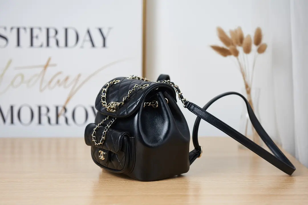 Chanel Style White Leather Card Holder Bags Card Holder detail image 3 from source 764335