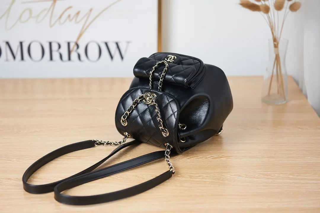 Chanel Style White Leather Card Holder Bags Card Holder detail image 5 from source 764335