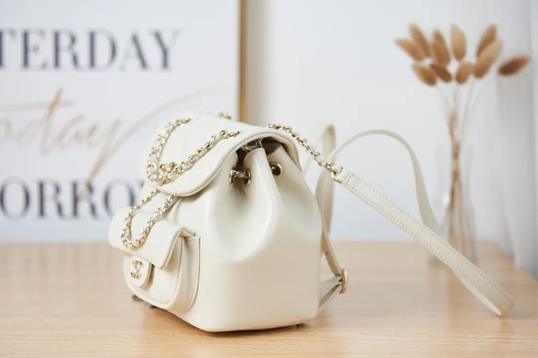 Chanel Style White Leather Card Holder Bags Card Holder detail image 3 from source 764336