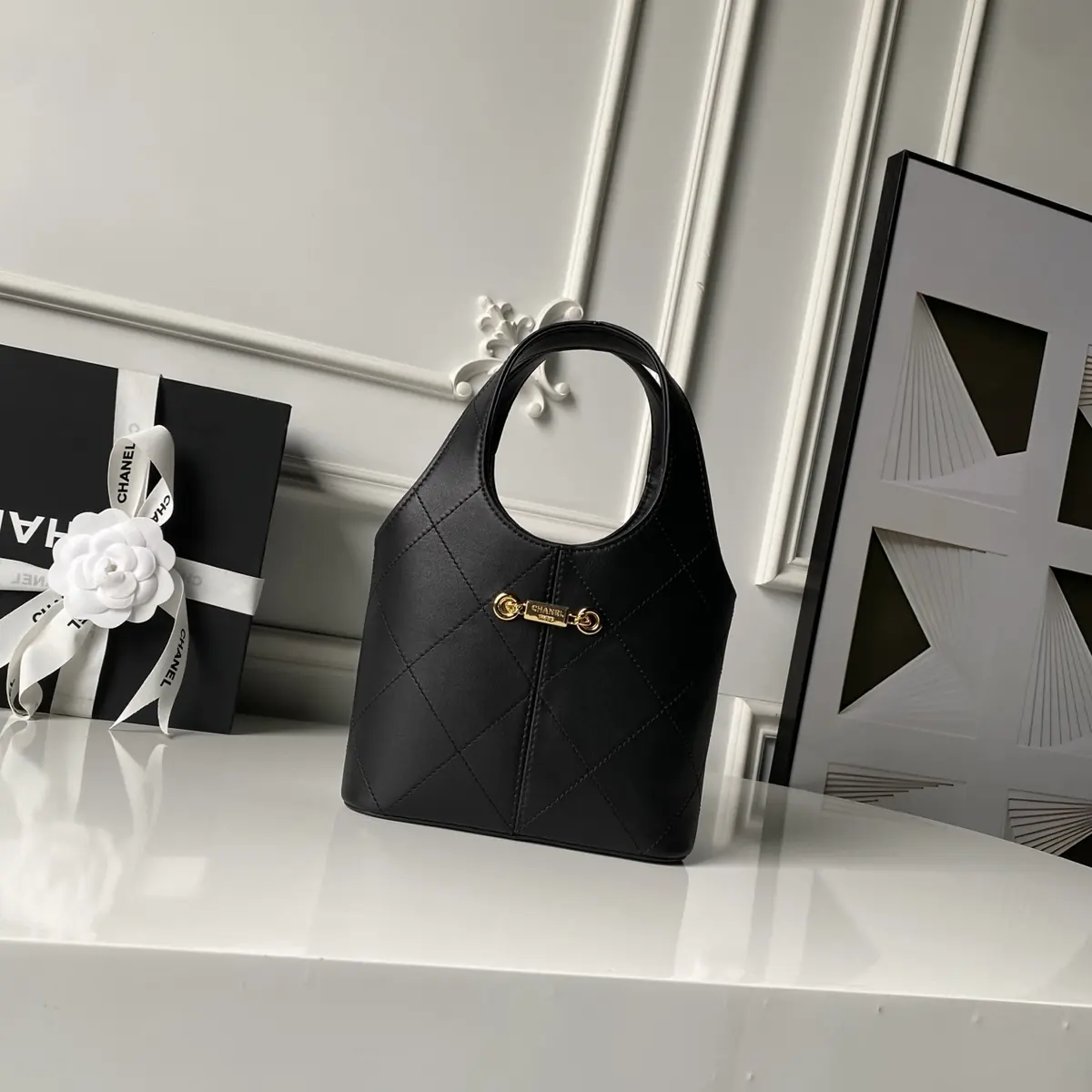 Chanel Style White Leather Hobo Bag Lookbook Reference image 2
