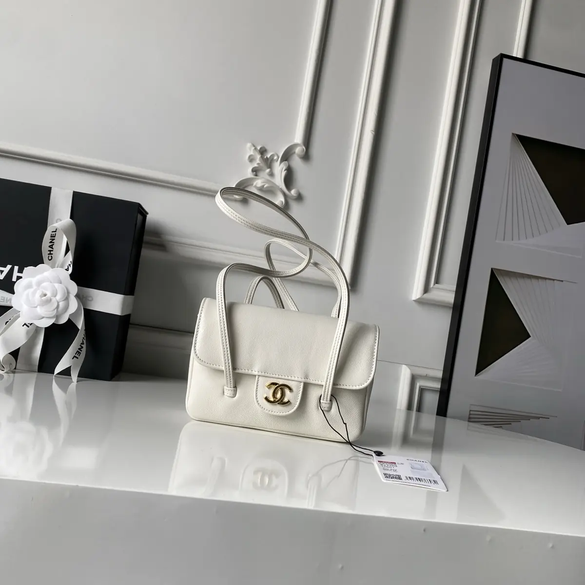 Chanel Style White Leather Shoulder Bag Lookbook Reference image 1