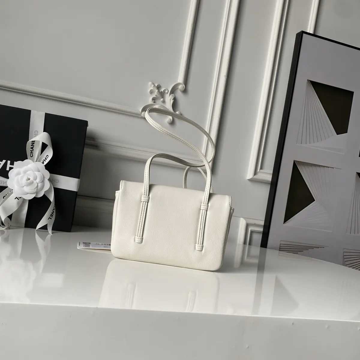 Chanel Style White Leather Shoulder Bag Lookbook Reference image 2