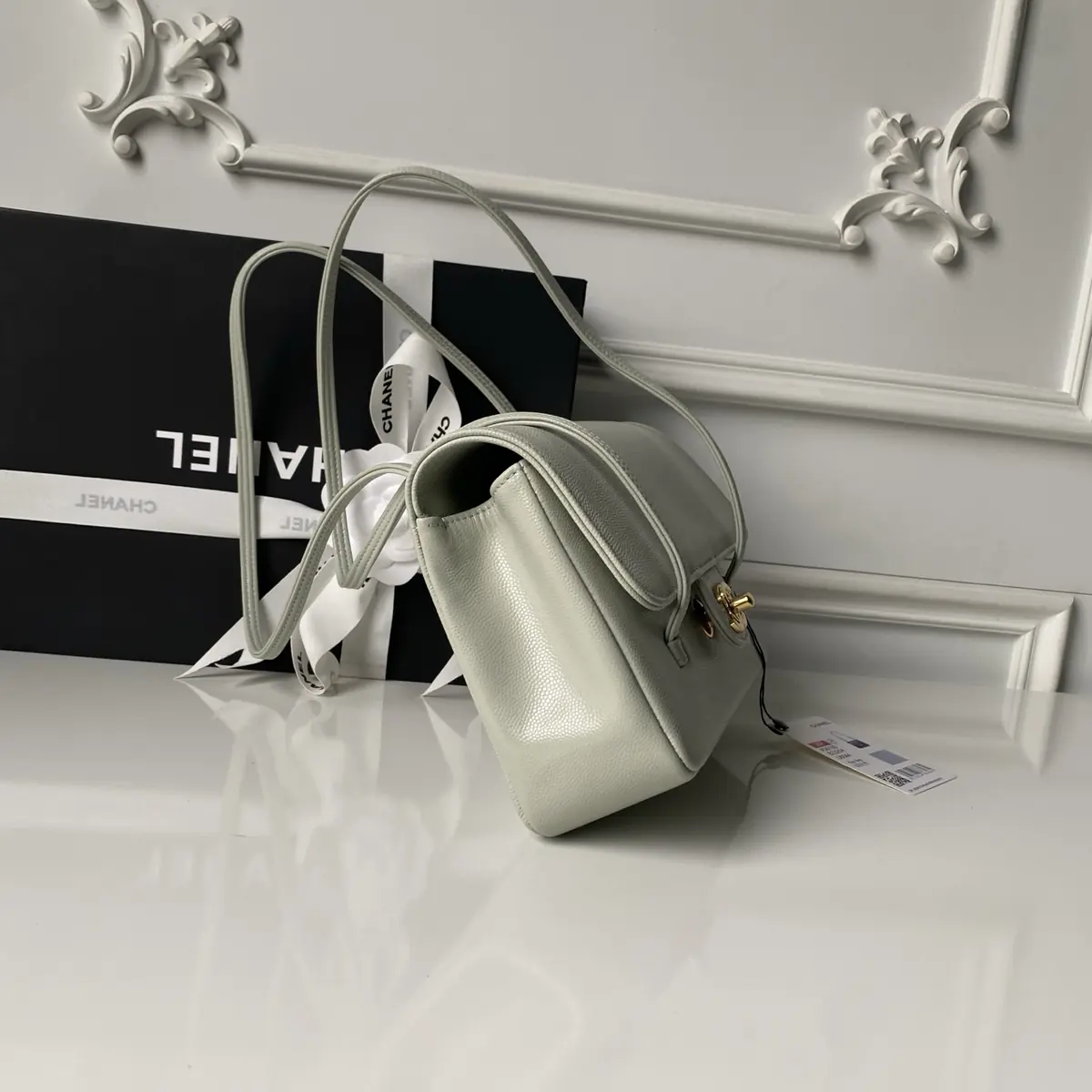 Chanel Style White Leather Shoulder Bag Lookbook Reference image 5
