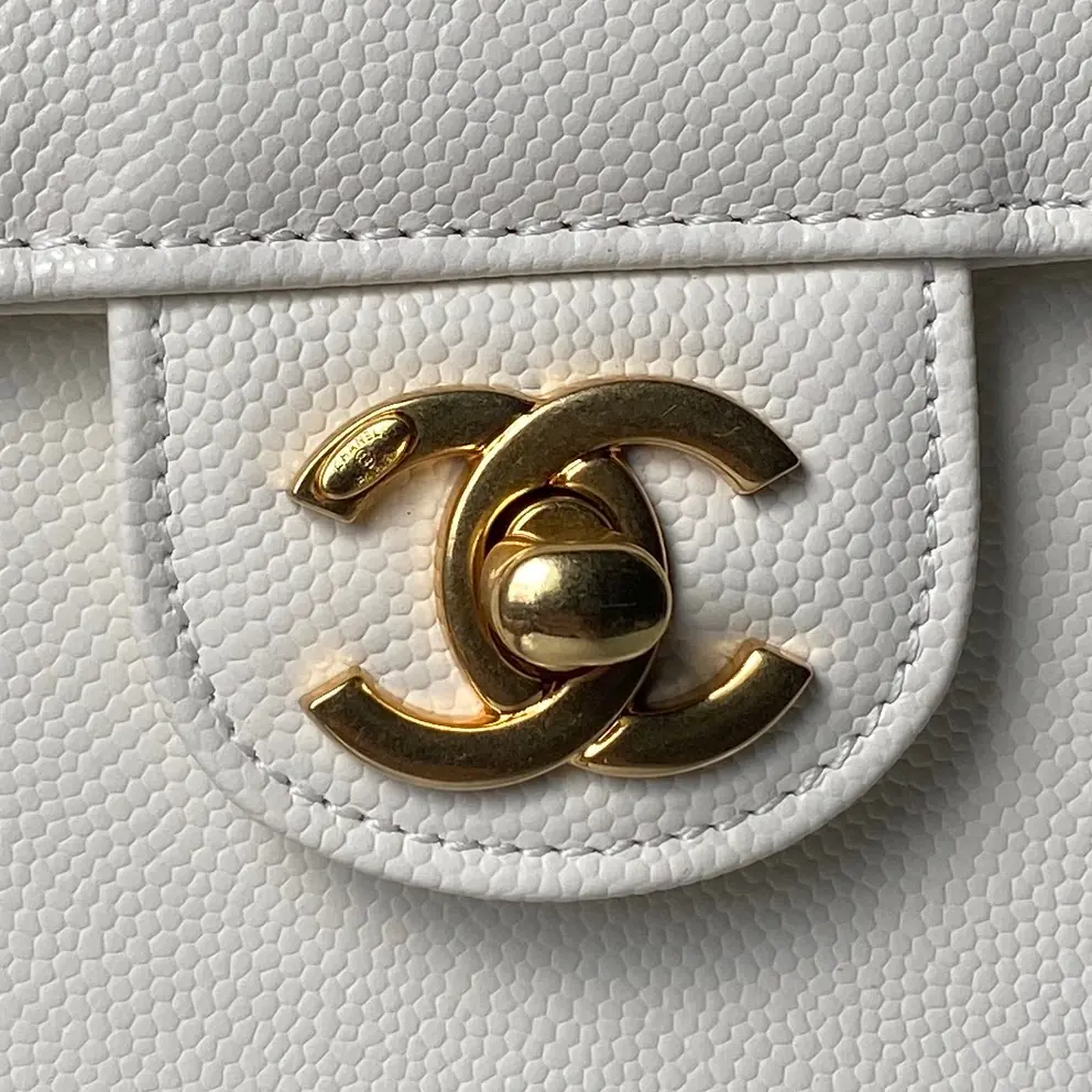 Chanel Style White Leather Shoulder Bag Lookbook Reference image 3