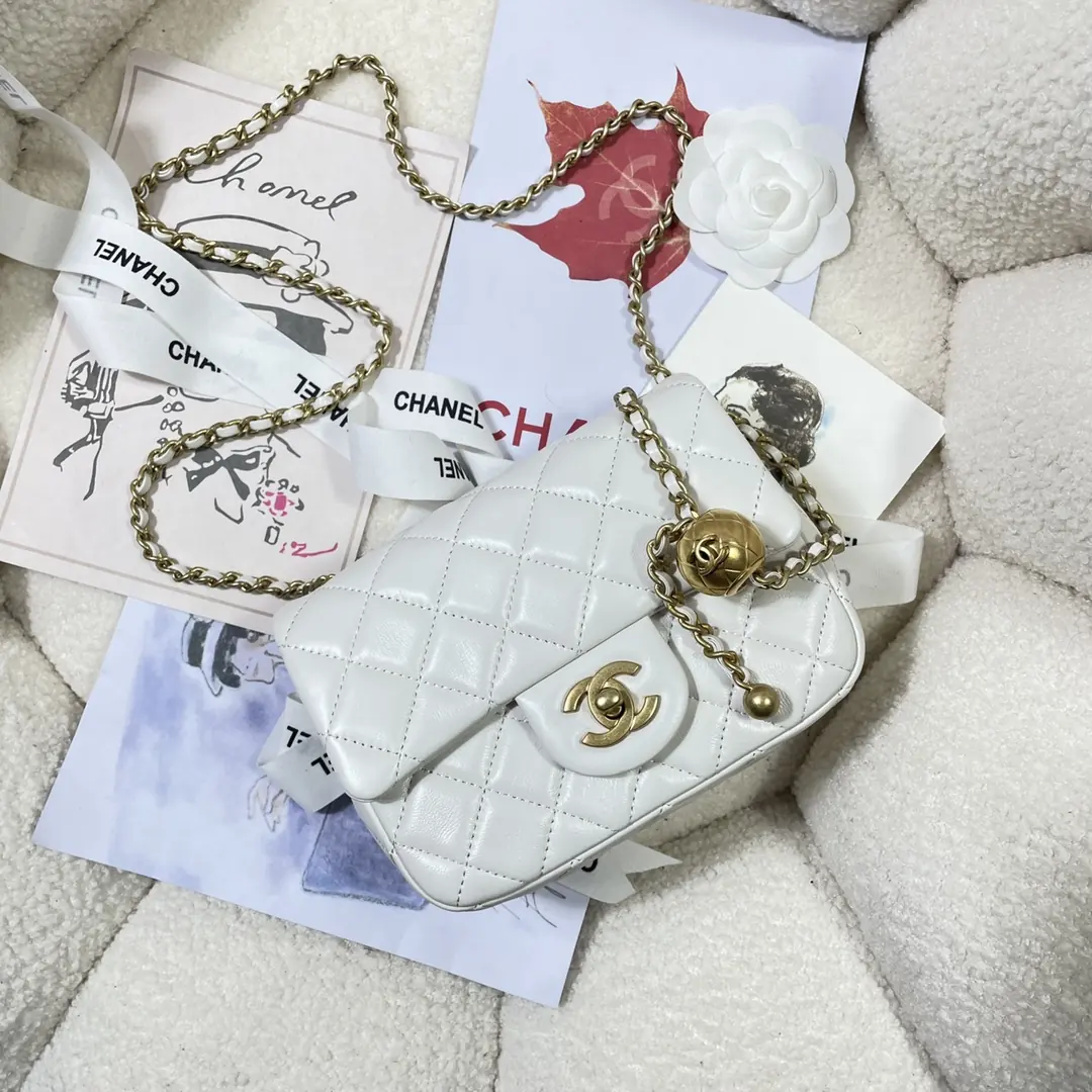 Chanel Style White Shoulder Bag Lookbook Reference image 5