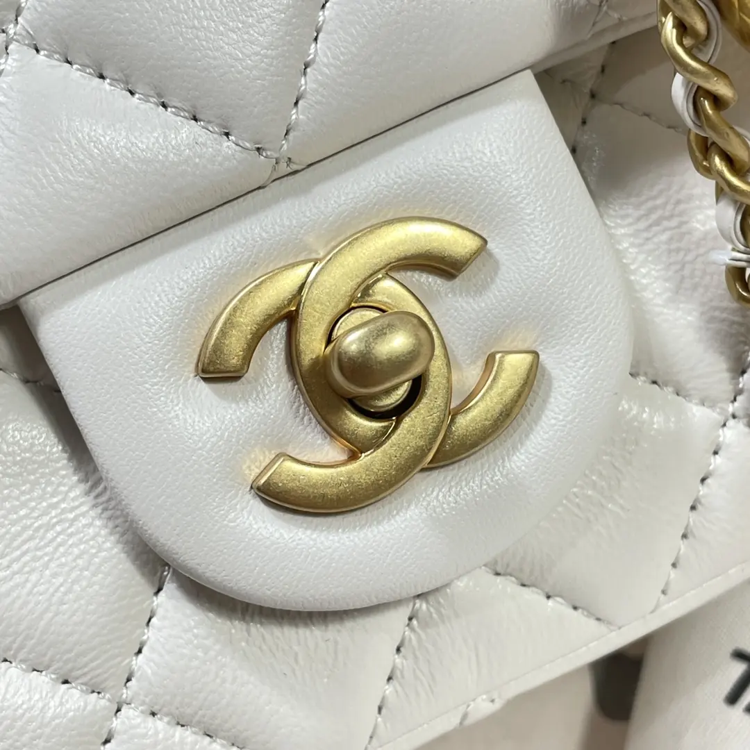 Chanel Style White Shoulder Bag Lookbook Reference image 6