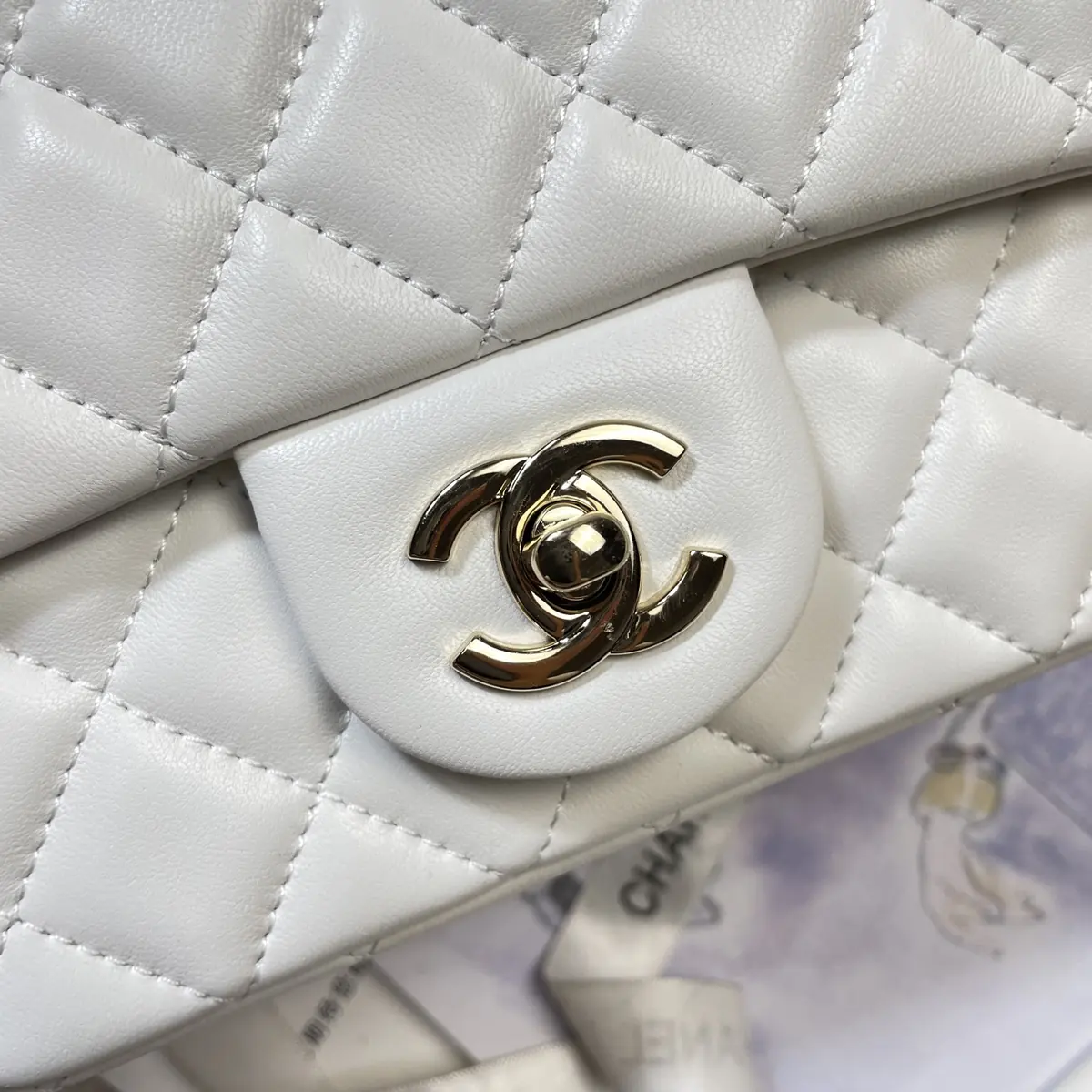 Chanel Style White Shoulder Bag Lookbook Reference image 1