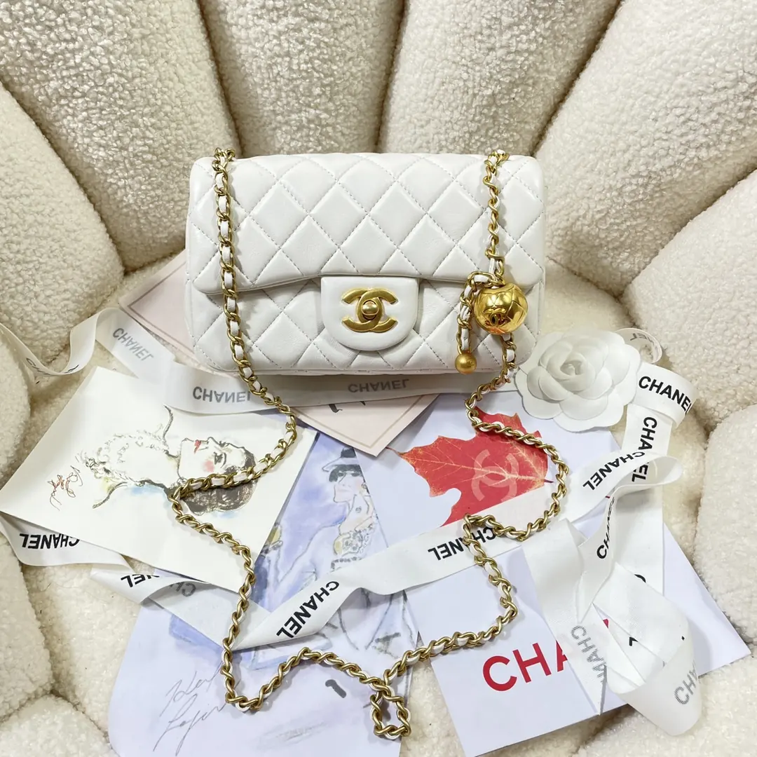 Chanel Style White Shoulder Bag Lookbook Reference image 1