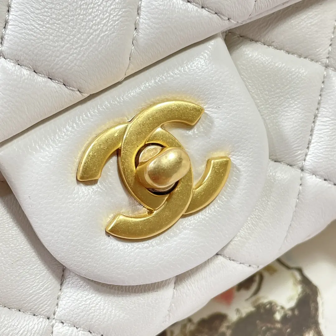 Chanel Style White Shoulder Bag Lookbook Reference image 6