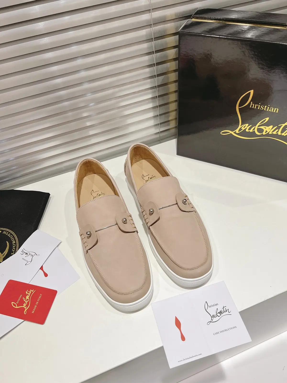 Christian Louboutin（cl男） Style Beige Leather Men's Shoes Lookbook Reference image 1
