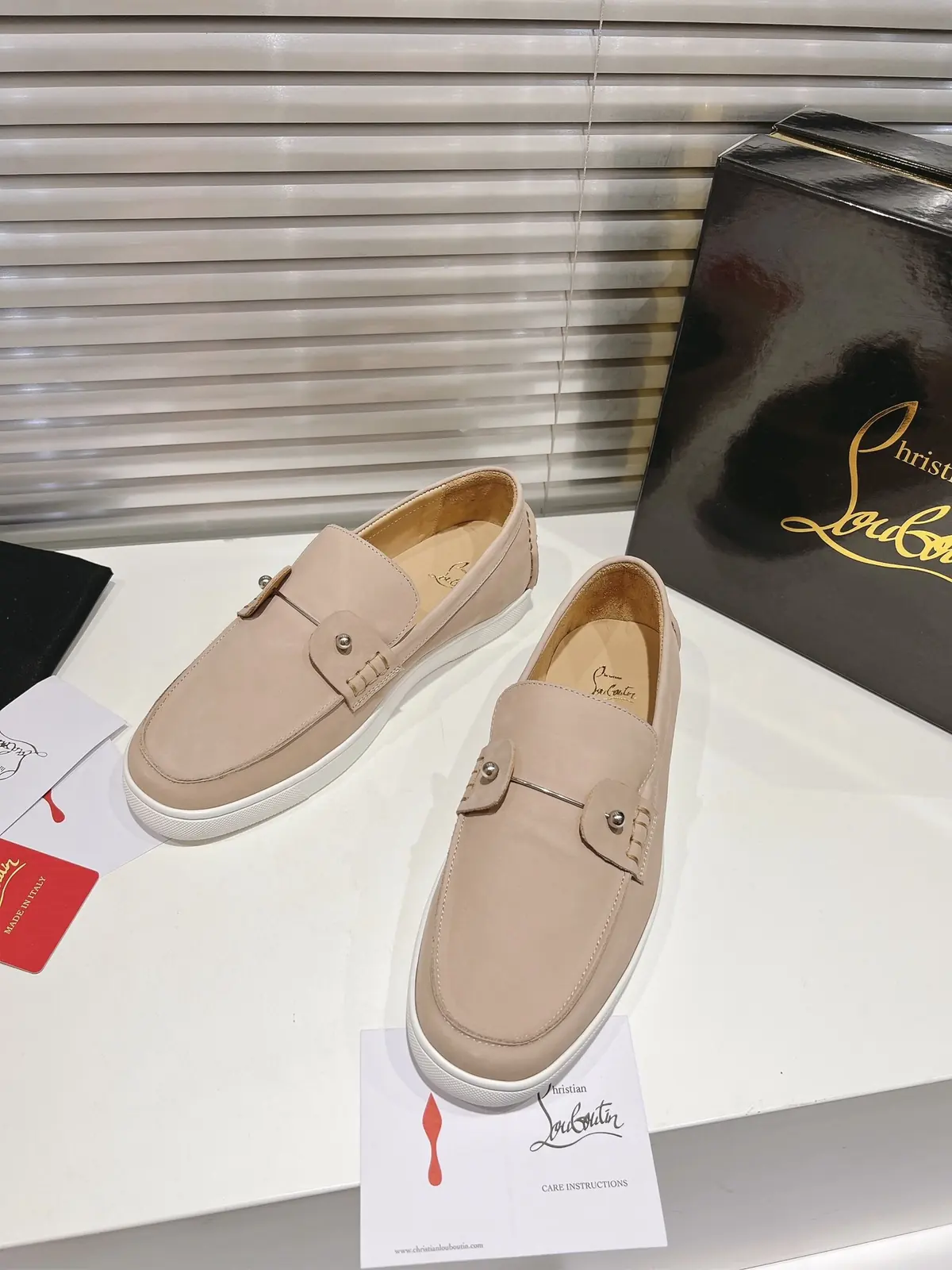 Christian Louboutin（cl男） Style Beige Leather Men's Shoes Lookbook Reference image 3