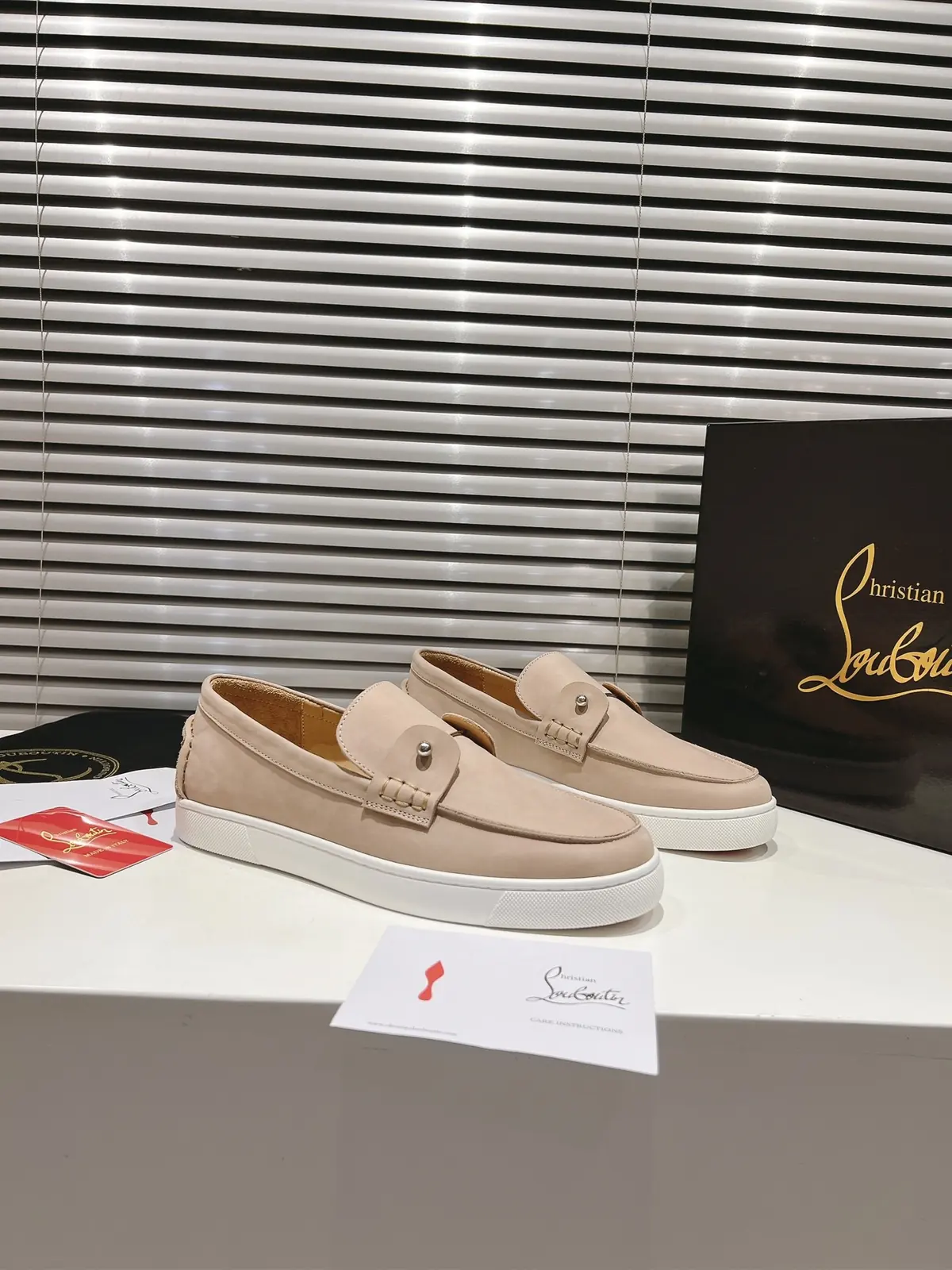 Christian Louboutin（cl男） Style Beige Leather Men's Shoes Lookbook Reference image 4