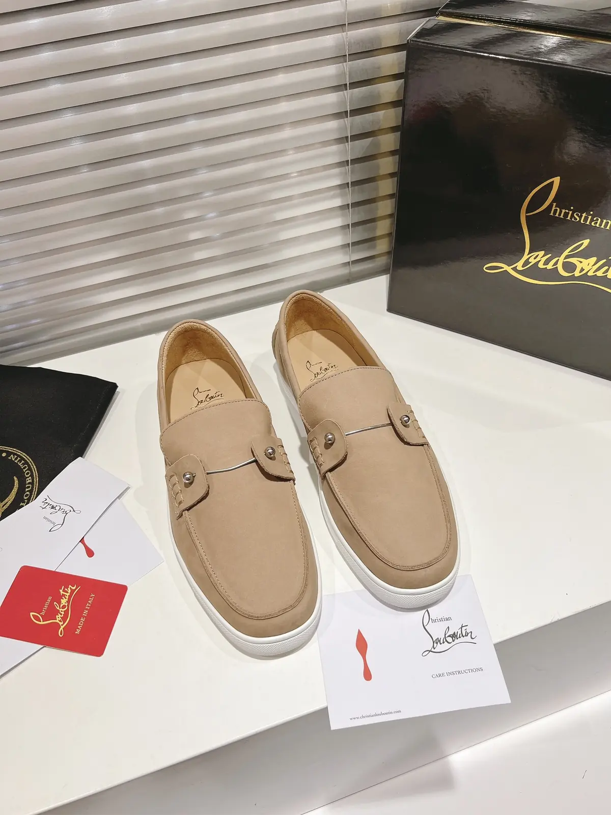 Christian Louboutin（cl男） Style Beige Leather Men's Shoes Lookbook Reference image 1