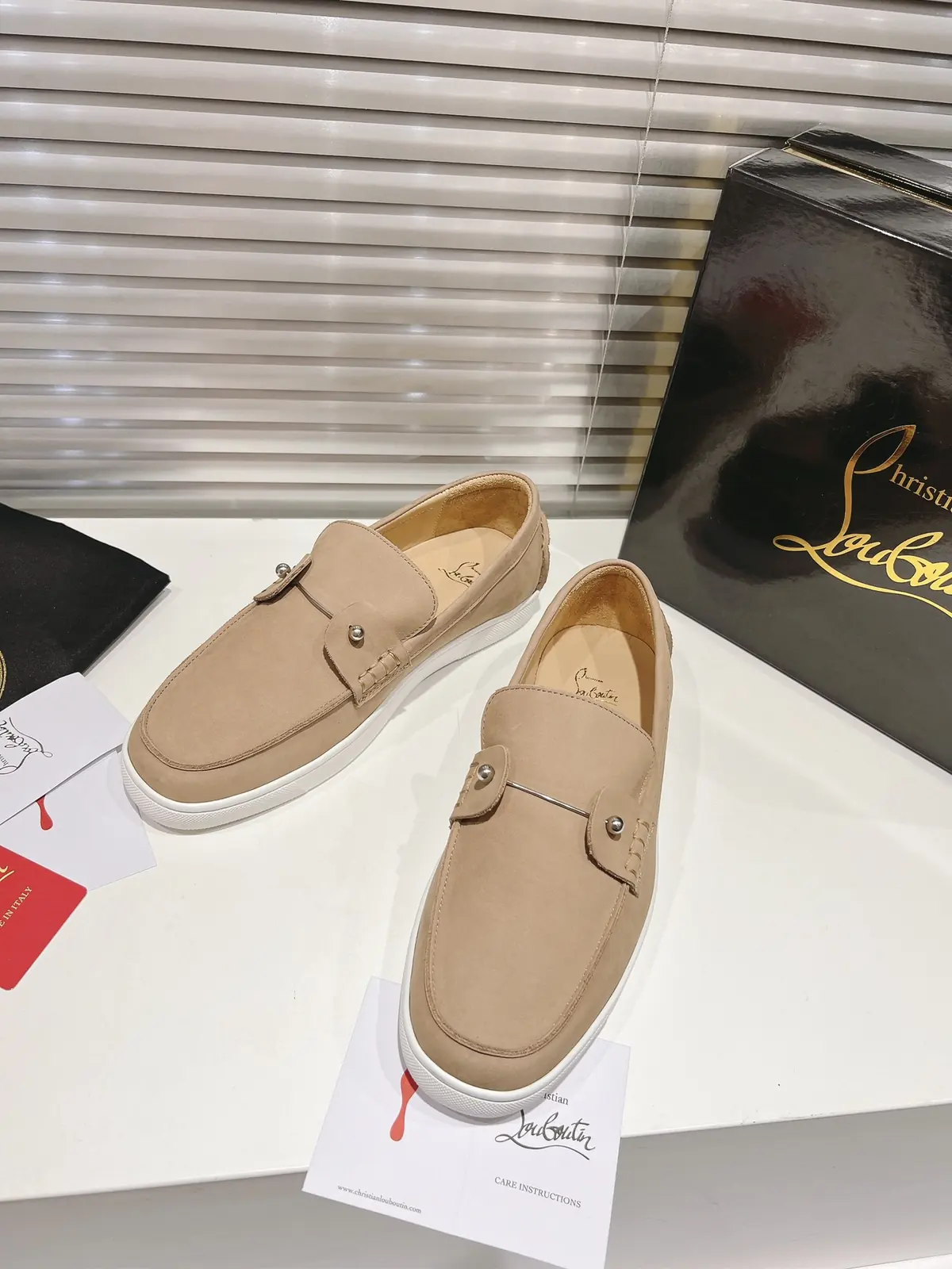 Christian Louboutin（cl男） Style Beige Leather Men's Shoes Lookbook Reference image 3