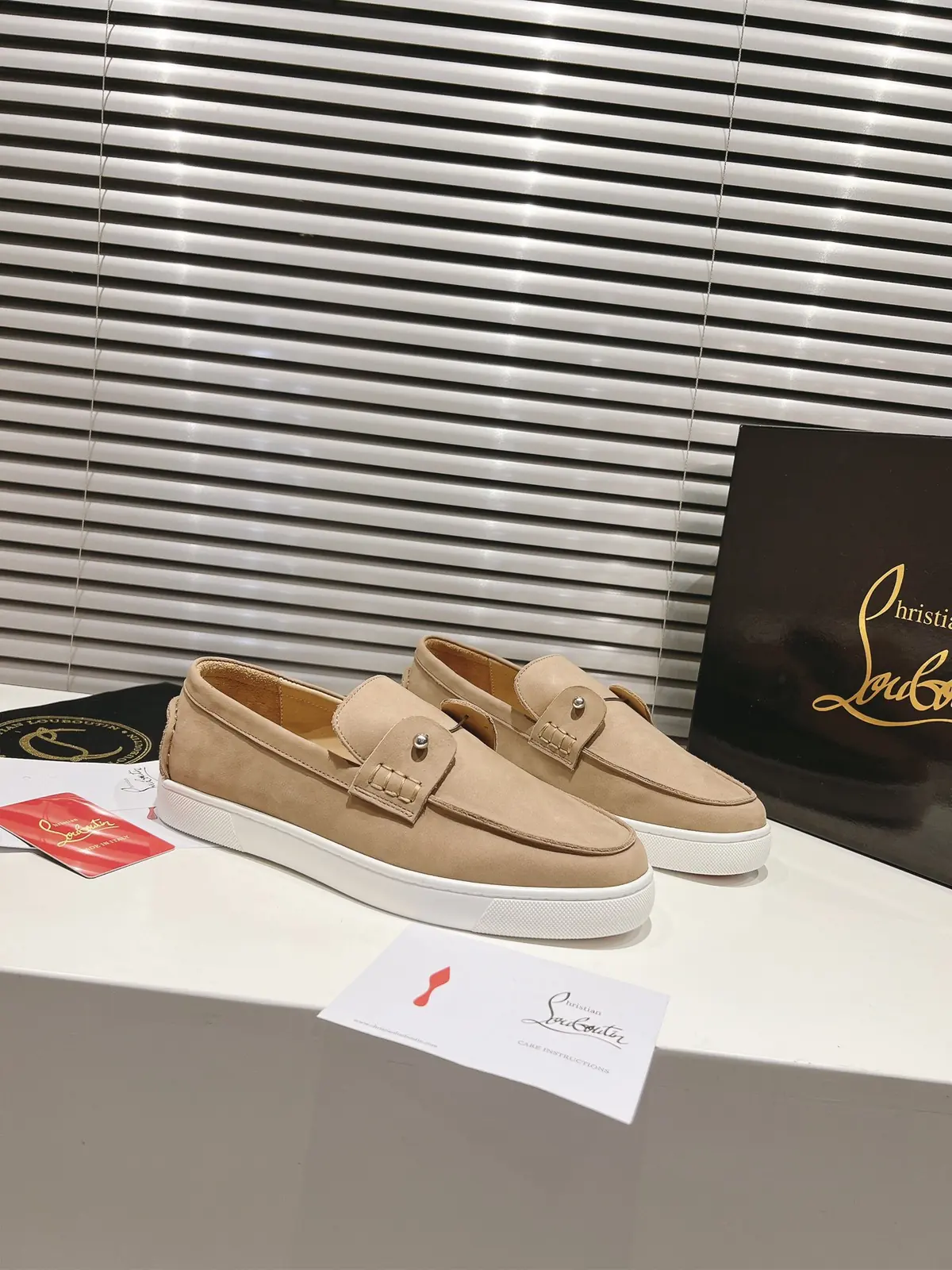 Christian Louboutin（cl男） Style Beige Leather Men's Shoes Lookbook Reference image 4