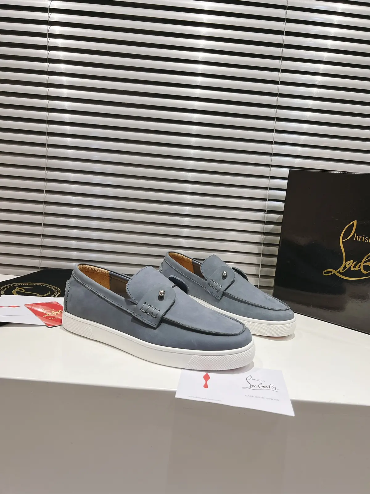 Christian Louboutin（cl男） Style Beige Leather Men's Shoes Lookbook Reference image 4
