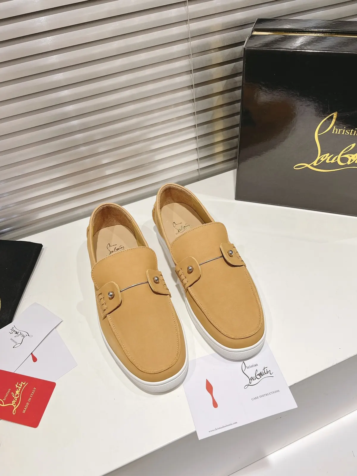 Christian Louboutin（cl男） Style Beige Leather Men's Shoes Lookbook Reference image 1