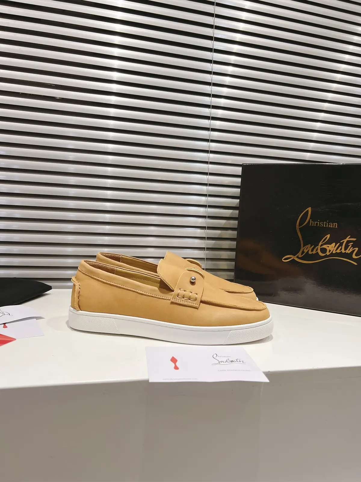 Christian Louboutin（cl男） Style Beige Leather Men's Shoes Lookbook Reference image 2