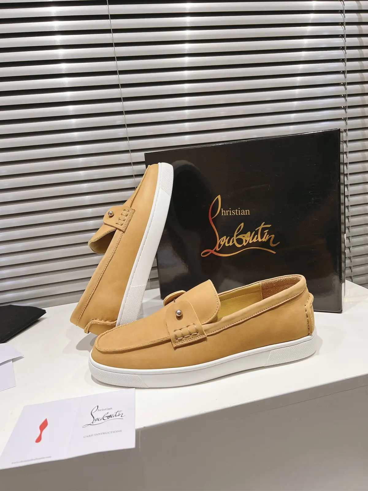 Christian Louboutin（cl男） Style Beige Leather Men's Shoes Lookbook Reference image 5
