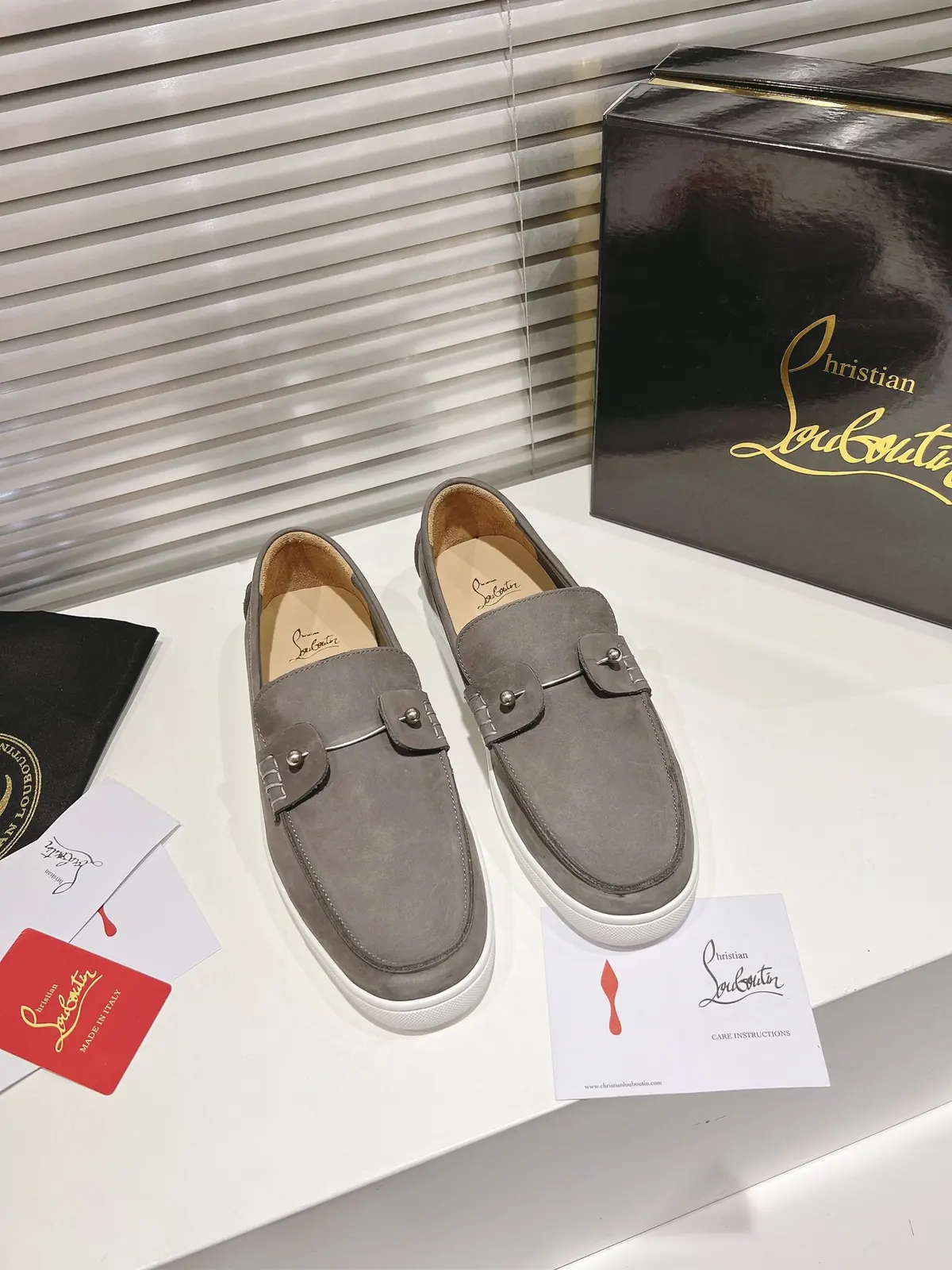 Christian Louboutin（cl男） Style Beige Leather Men's Shoes Lookbook Reference image 1