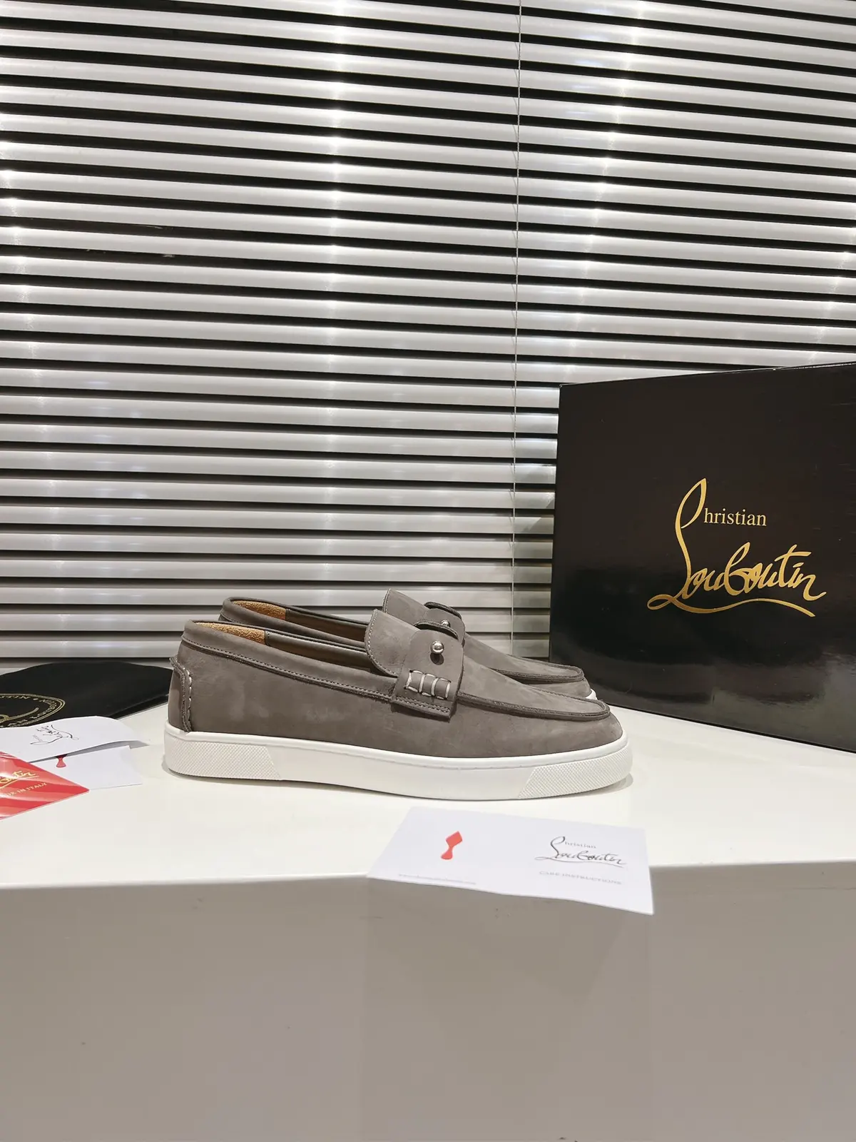 Christian Louboutin（cl男） Style Beige Leather Men's Shoes Lookbook Reference image 2