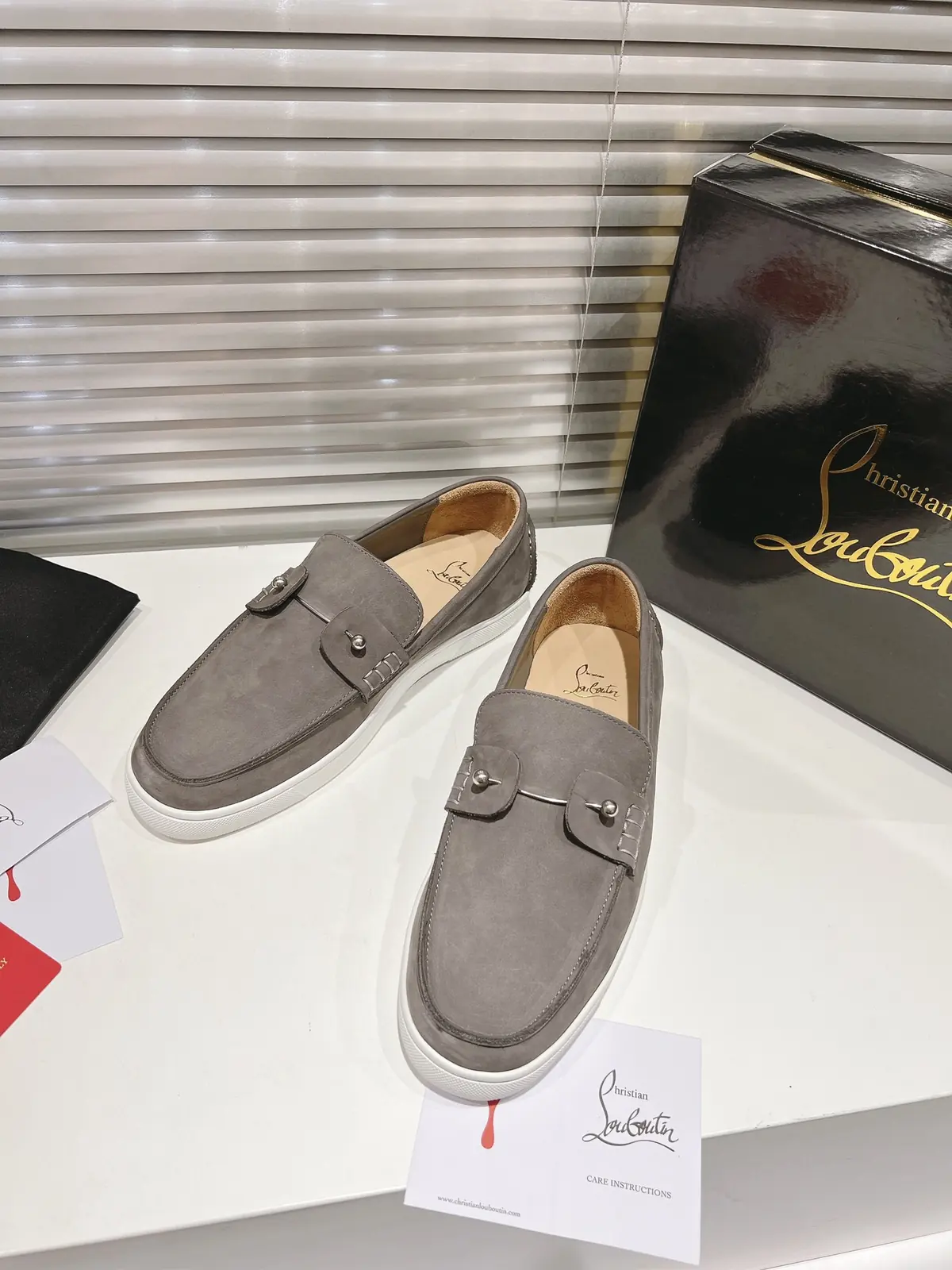 Christian Louboutin（cl男） Style Beige Leather Men's Shoes Lookbook Reference image 3