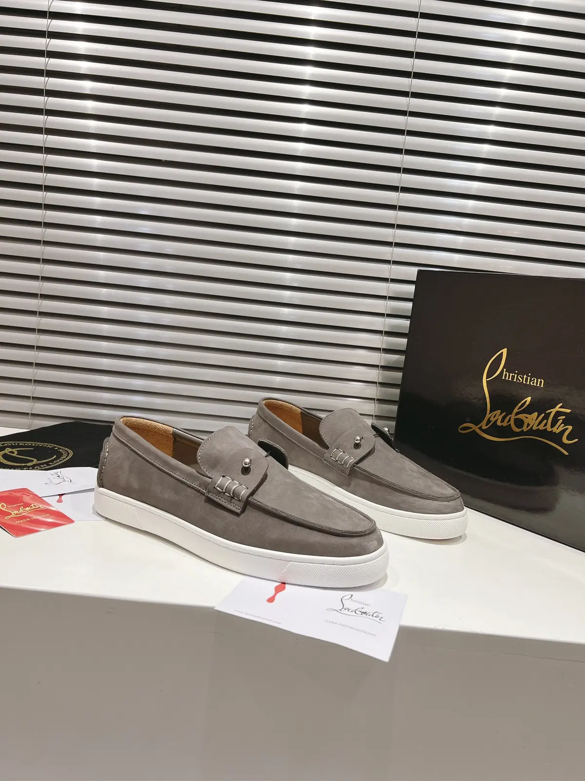 Christian Louboutin（cl男） Style Beige Leather Men's Shoes Lookbook Reference image 4