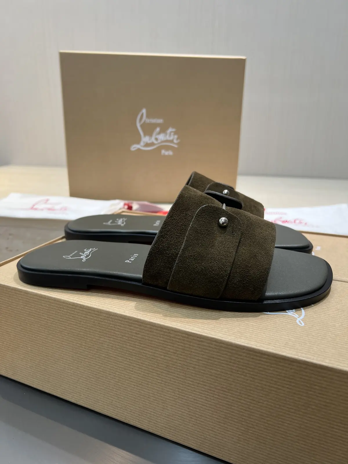 Christian Louboutin（cl男） Style Leather Men's Shoes Lookbook Reference image 3