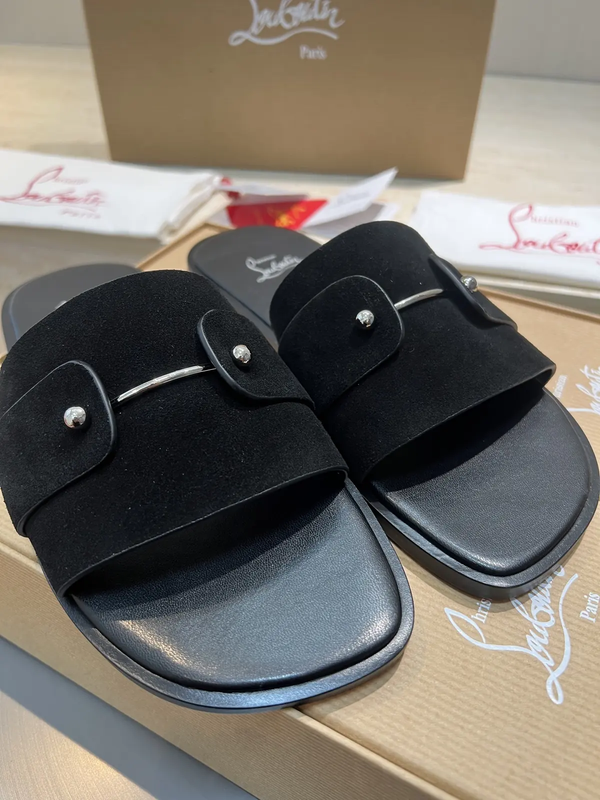 Christian Louboutin（cl男） Style Leather Men's Shoes Lookbook Reference image 2
