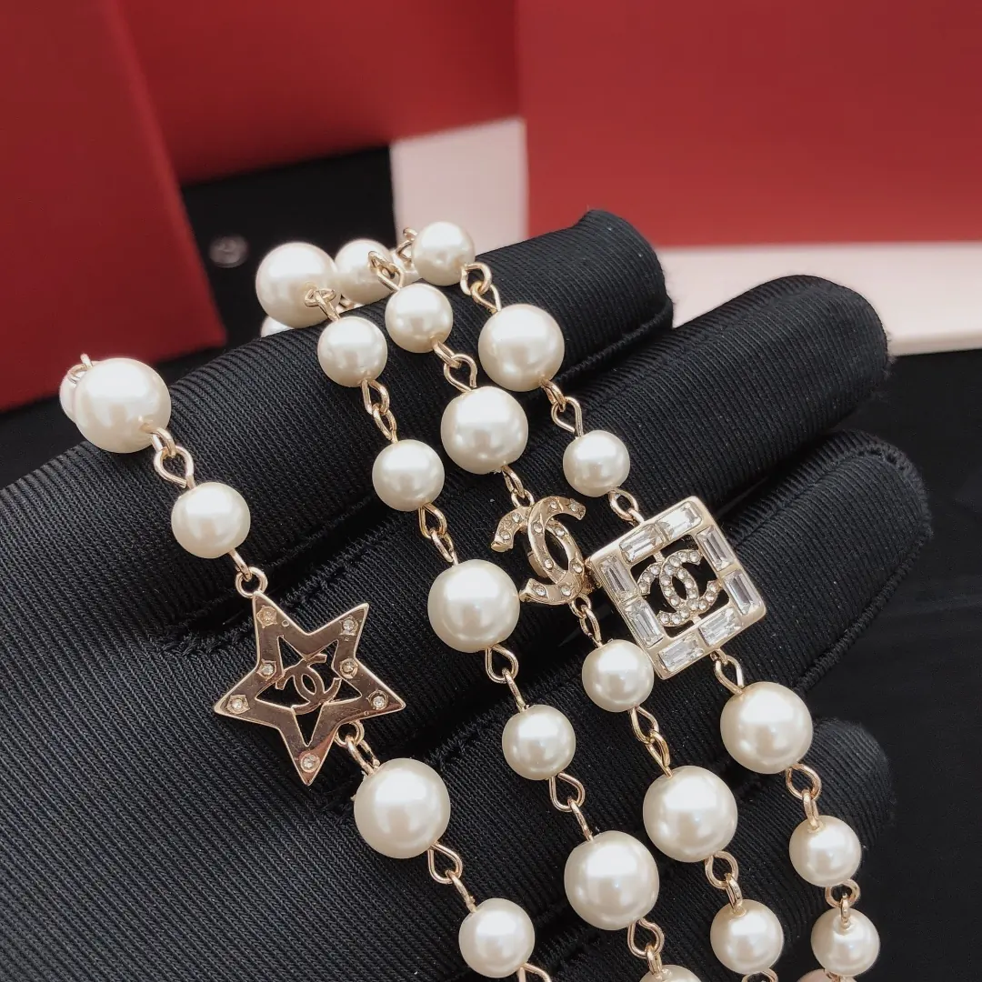 Designer Style Accessories Lookbook Reference image 3