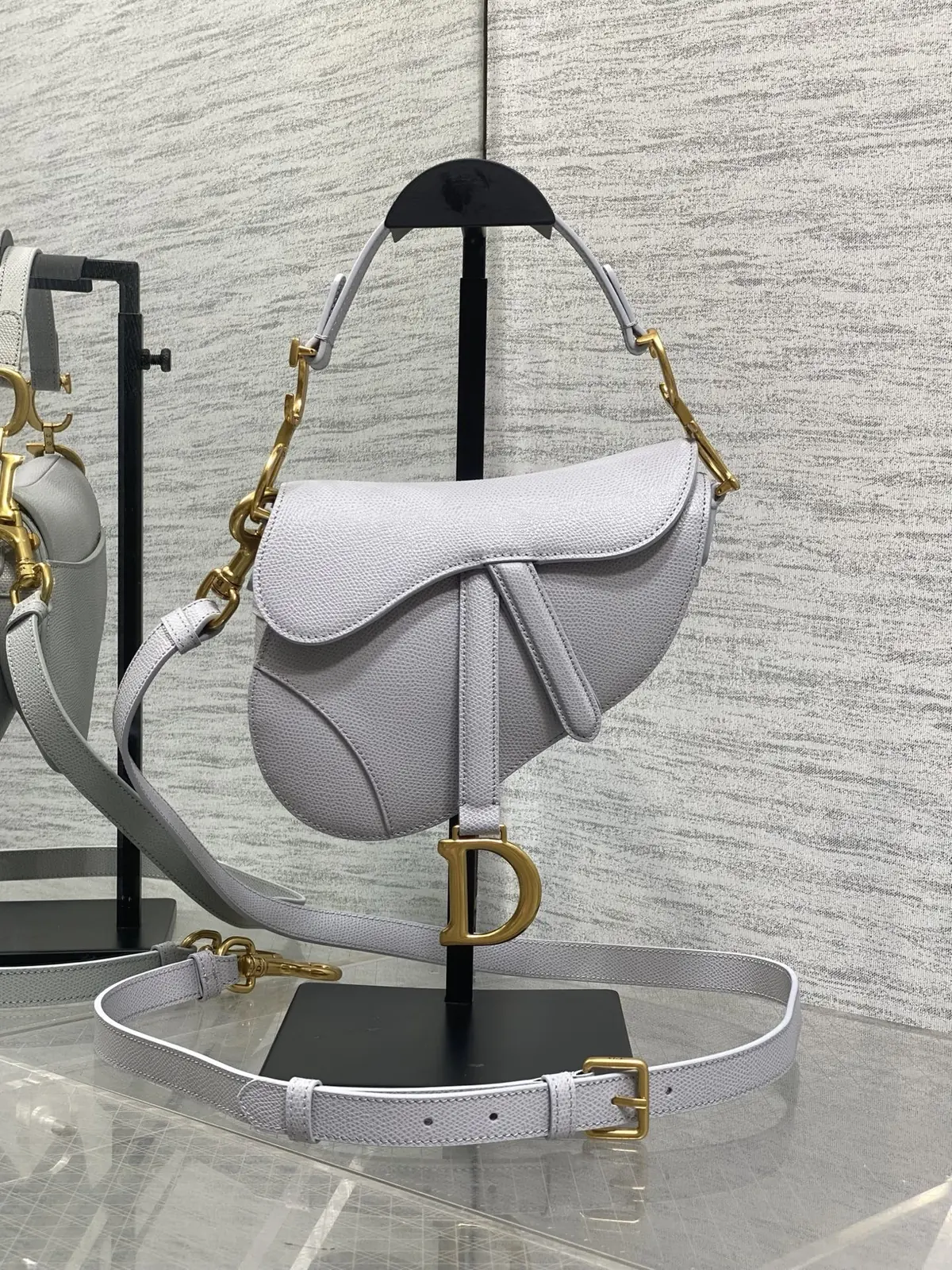 Dior Style Bag style reference detail image 1 from source 787500