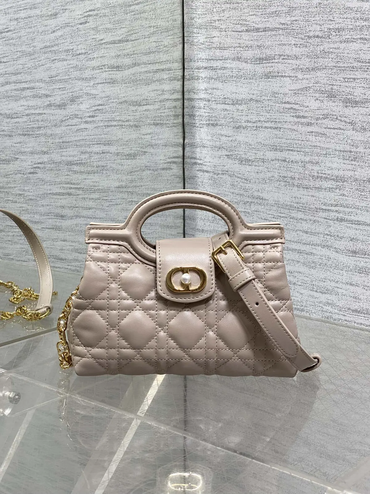 Dior Style Beige Chain Bag Bags Chain Bag detail image 1 from source 741888
