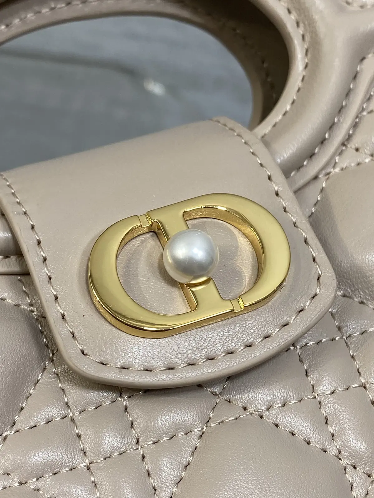 Dior Style Beige Chain Bag Bags Chain Bag detail image 3 from source 741888