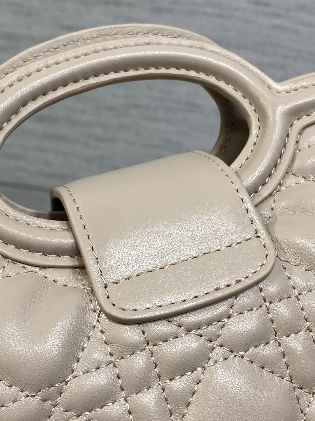 Dior Style Beige Chain Bag Bags Chain Bag detail image 4 from source 741888