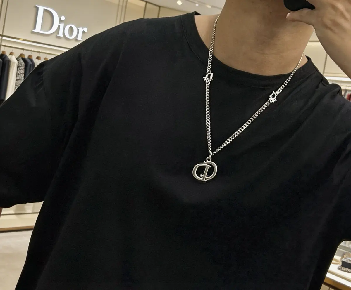 Dior Style Beige Chain Bag Lookbook Reference image 3