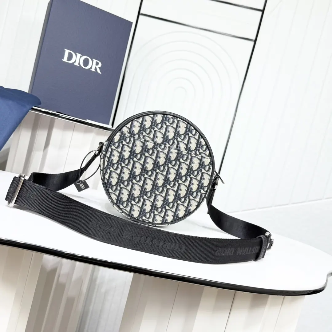 Dior Style Black Leather Bag Lookbook Reference image 3