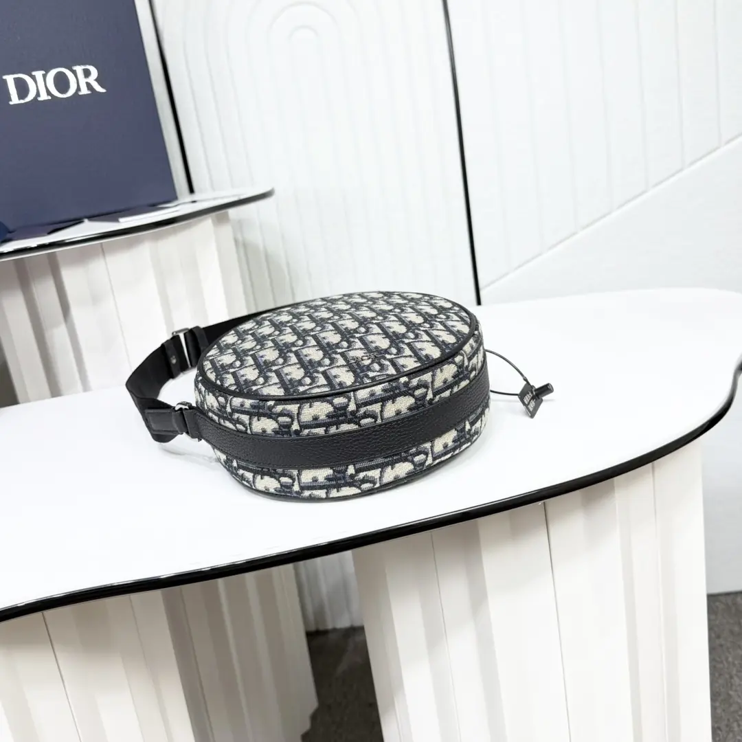 Dior Style Black Leather Bag Lookbook Reference image 4