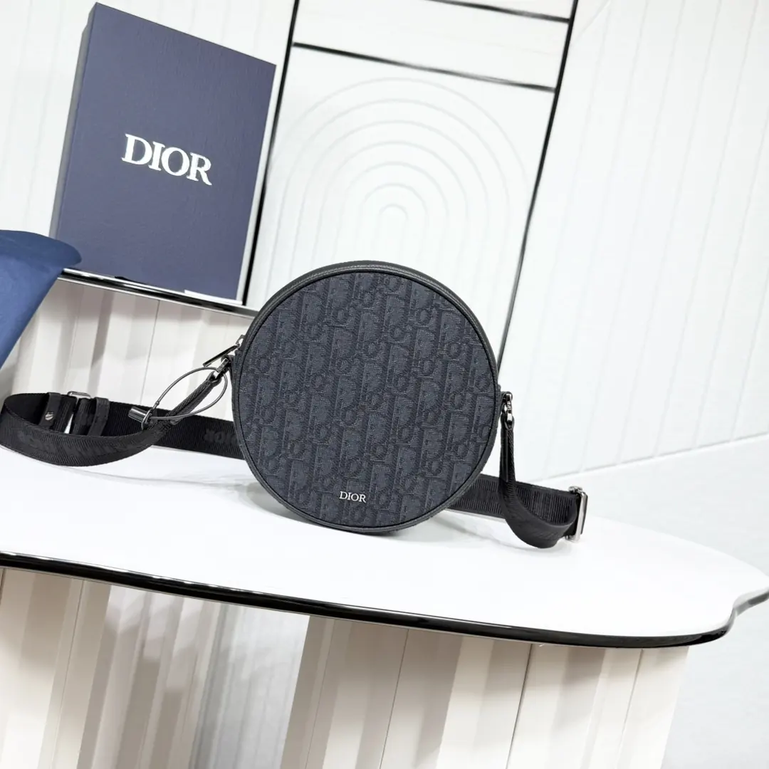 Dior Style Black Leather Bag Lookbook Reference image 1