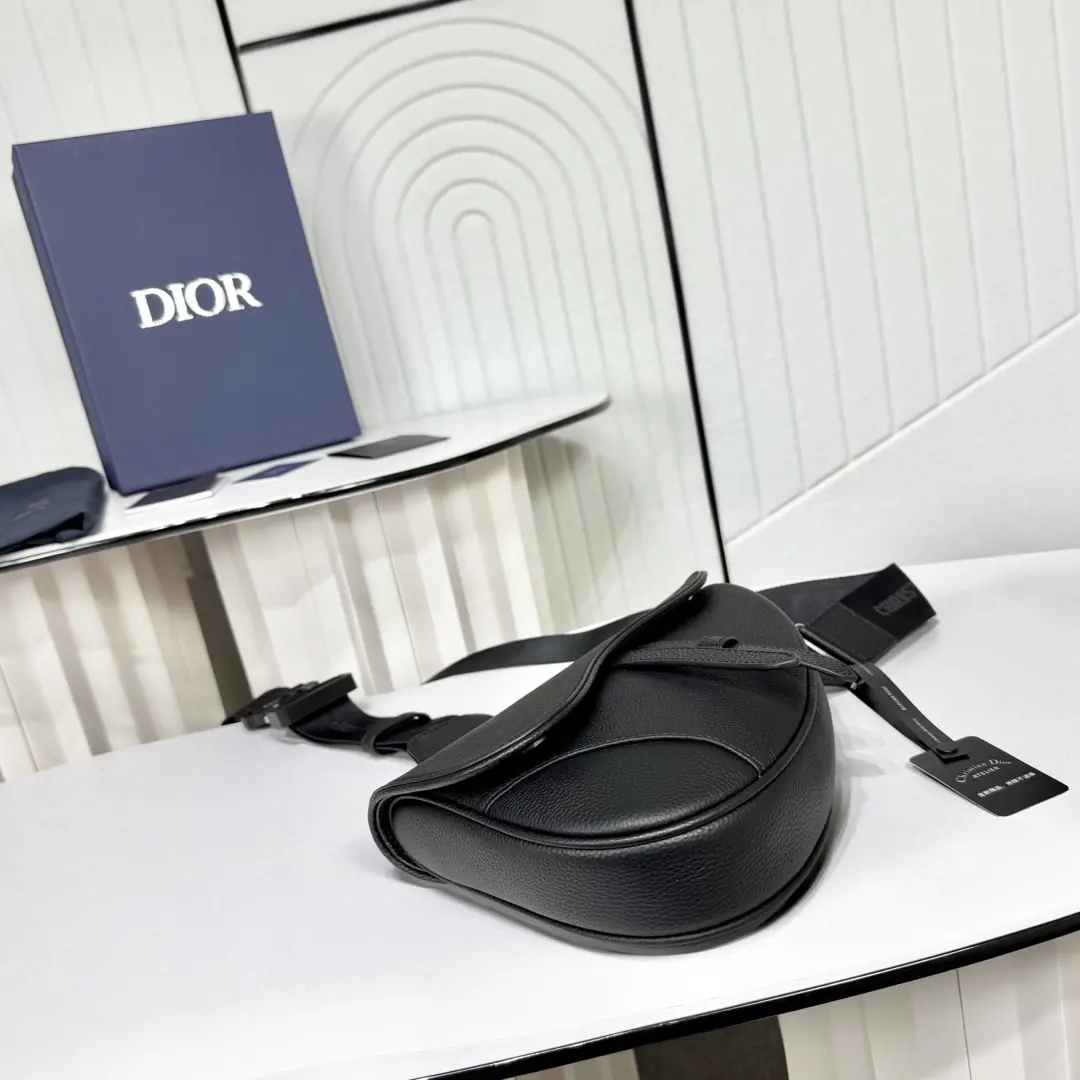 Dior Style Black Leather Crossbody Bag Lookbook Reference image 5