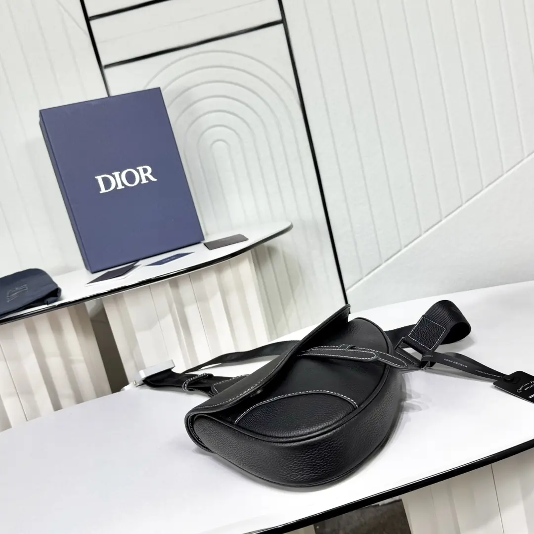 Dior Style Black Leather Crossbody Bag Lookbook Reference image 5