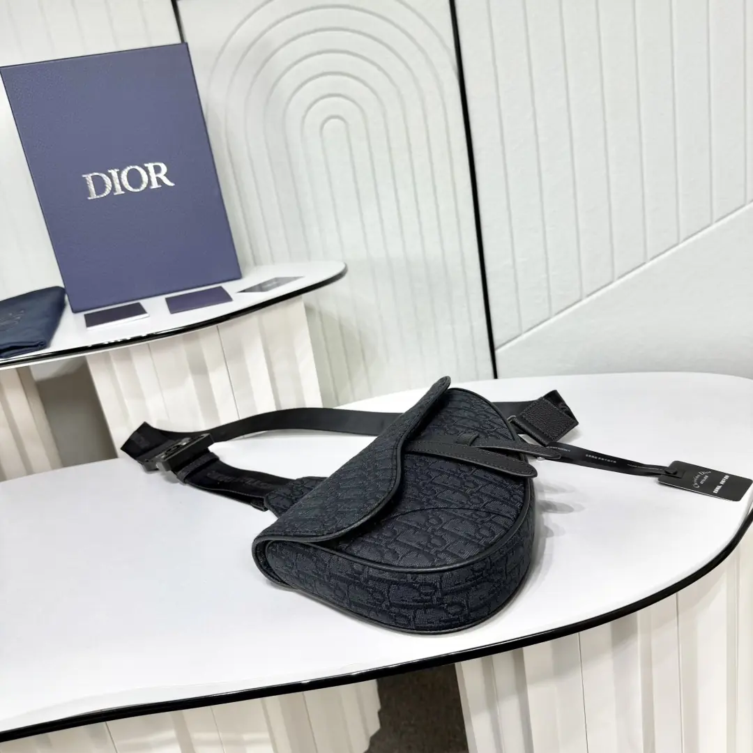 Dior Style Black Leather Crossbody Bag Lookbook Reference image 5
