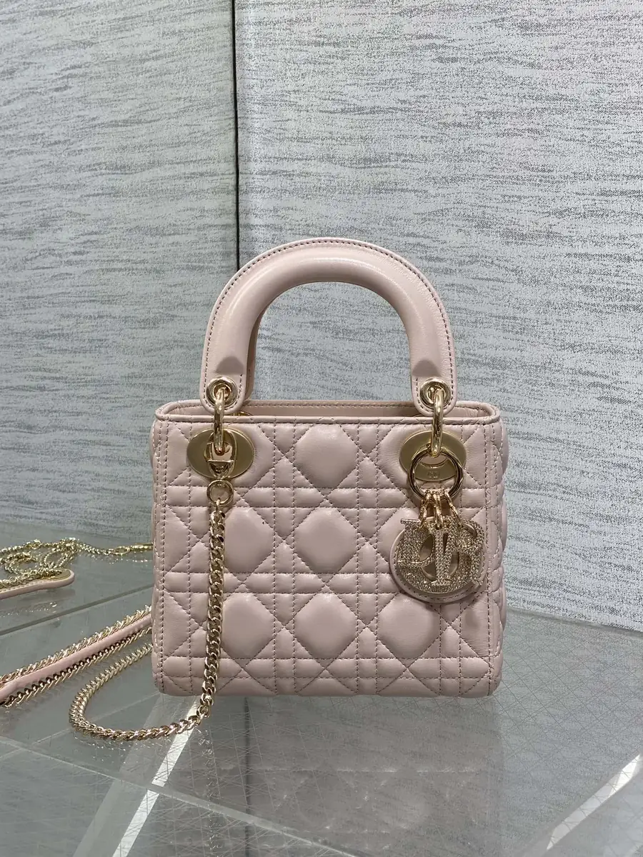 Dior Style Crossbody Bag Bags Crossbody Bag detail image 2 from source 741841