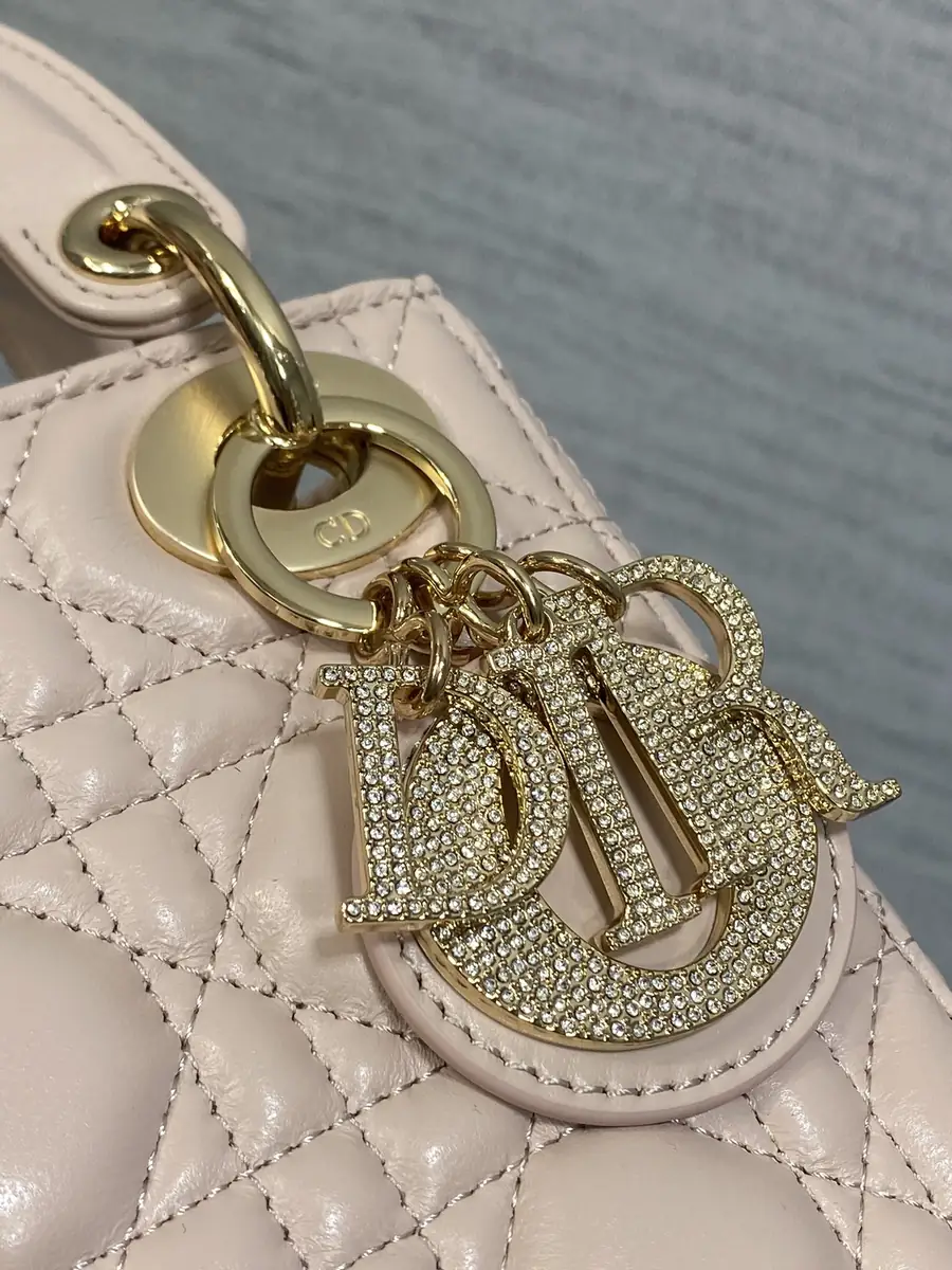 Dior Style Crossbody Bag Bags Crossbody Bag detail image 3 from source 741841